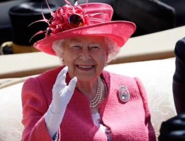 Βασίλισσα Ελισάβετ- Το πρόγραμμά της και οι παραξενιές της (φωτο)